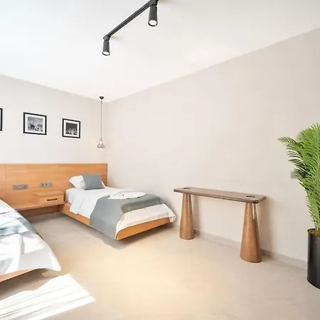 Sleeps 4 With Seaview Awz 270 *