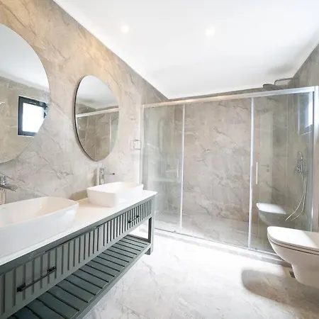 Villa Sleeps 4 With Seaview Awz 270 *
